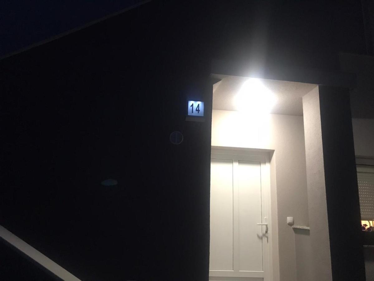 Apartman Petra 2 Vir Exterior photo
