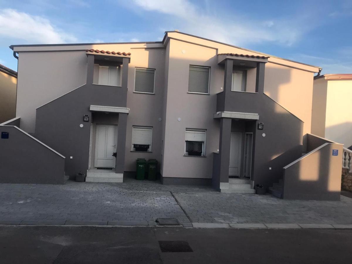 Apartman Petra 2 Vir Exterior photo