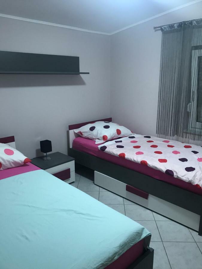 Apartman Petra 2 Vir Exterior photo