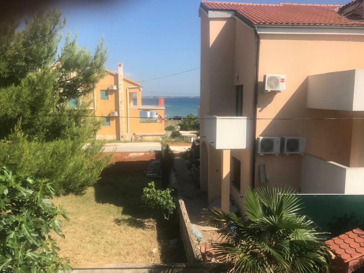 Apartman Petra 2 Vir Exterior photo