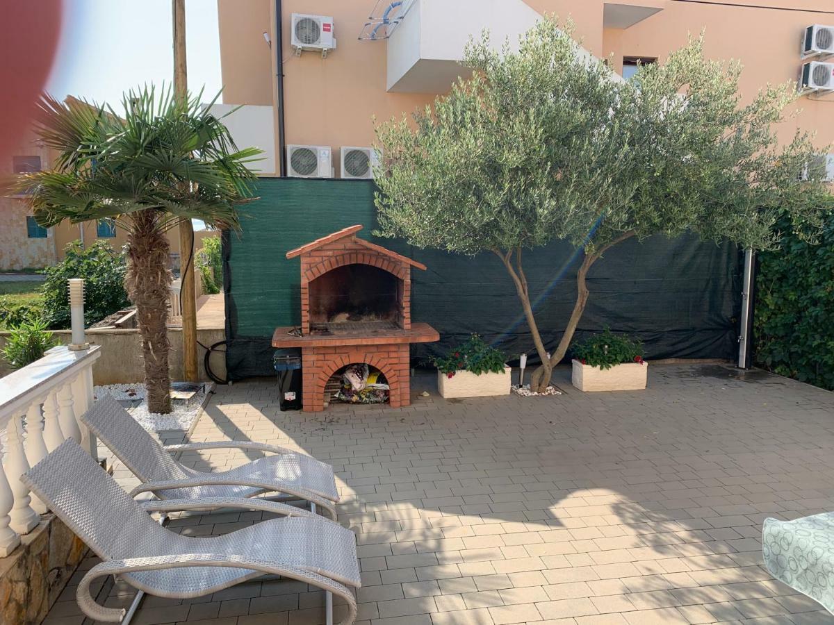 Apartman Petra 2 Vir Exterior photo