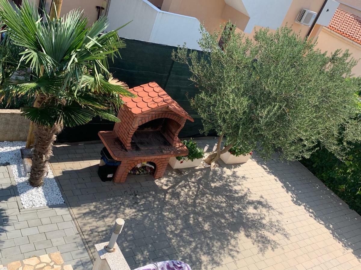 Apartman Petra 2 Vir Exterior photo